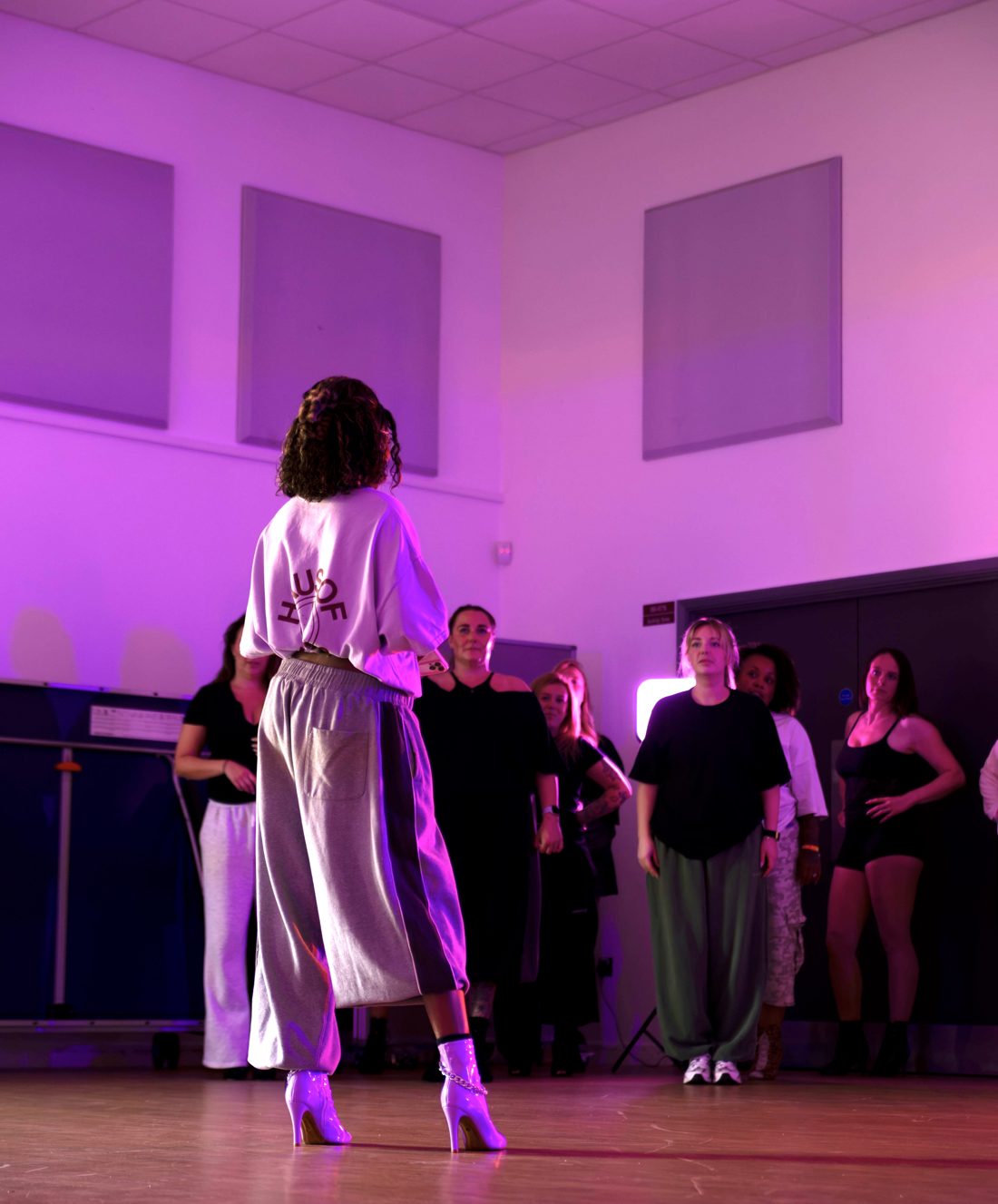 Chimellé teaching a Haus class